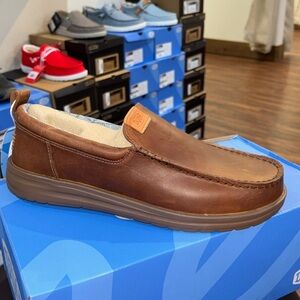hey dude slip on